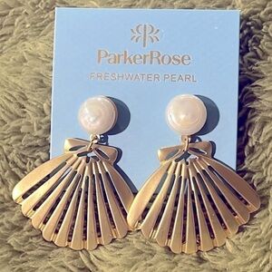 Brand New Parker Rose Freshwater Pearl Gold Tone Seashell Beach Drop Earrings